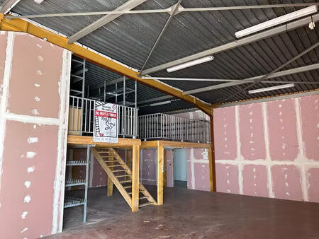 location commerce 135 m² à saint-léonard (76400)