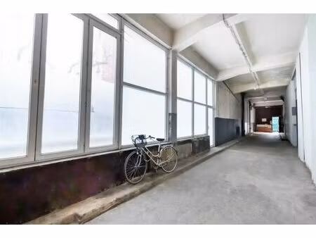 anderlecht  entrepôt ±350m². hauteur 4 3m