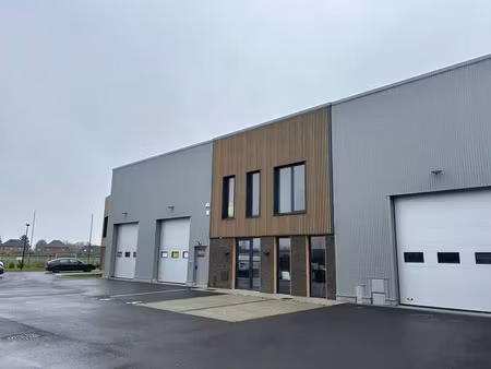 bureaux et entrepôts à saisir dans un parc dynamique
