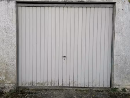 location parking gelos 64110 - 60 € - surface privée