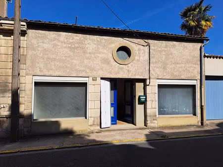 location local commercial 2 pièces 12m2 antezant-la-chapelle 17400 - 250 € - surface privé