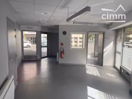 vente commerce 155 m² moulins (03000)