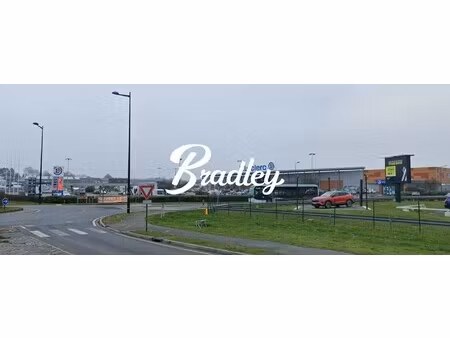 location local commercial