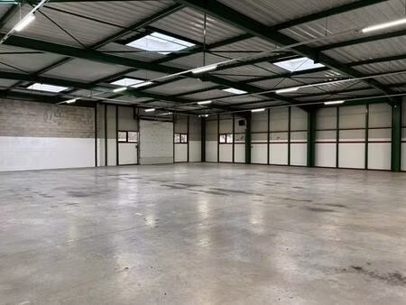 location local d'activités st thibault des vignes 1 065 m²