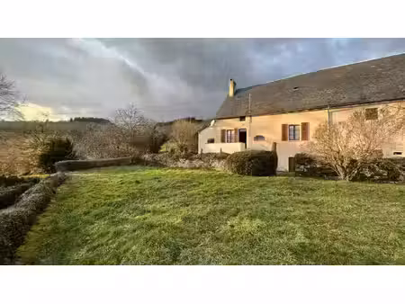 corps de ferme à vendre sur 3 184 m² avec vue dégagée