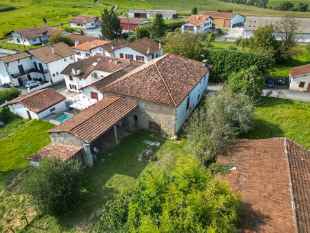 vente maison 7 pièces 211 m² saint-jean-pied-de-port (64220)