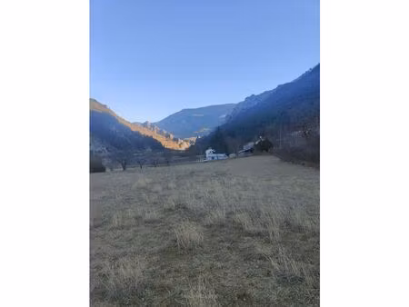 vente terrain 2797 m² entrevaux (04320)