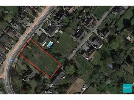 structura biedt aan: grond van 24a06ca bestemd voor groepswoningbouw