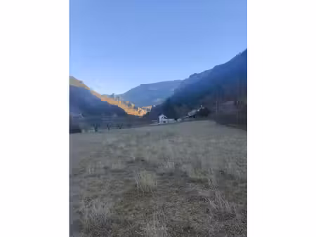 terrain constructible de 2797 m²