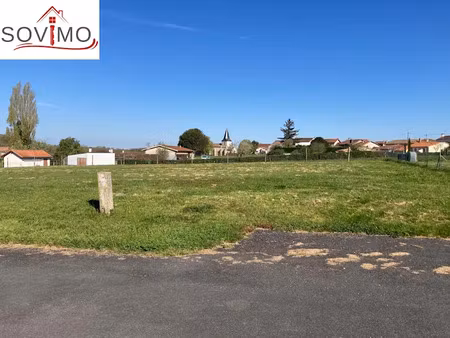vente terrain 981 m² à hiesse (16490)  11 172 €