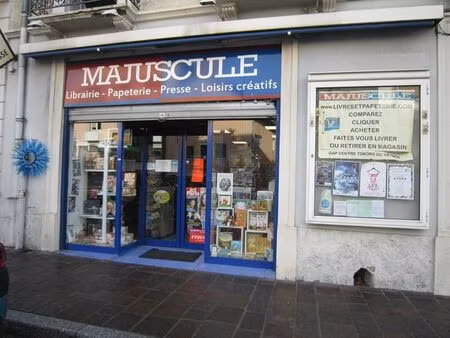 vente commerce 98 m² veynes (05400)