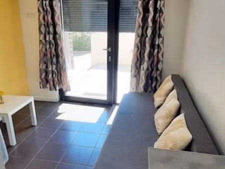 loue studio meublée de standing (tcc)