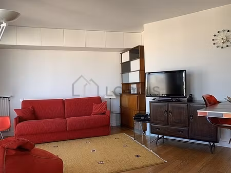 studio meublé avec ascenseur  concierge et local à vélos