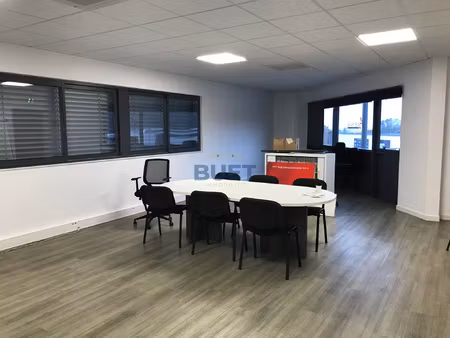 bureaux a louer 311 m2 divisible à partir de 130 m2