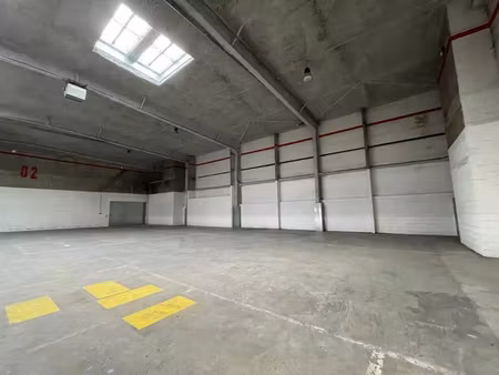 entrepôt de 2000m²