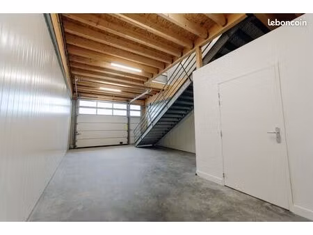 local d'activité 96 m²