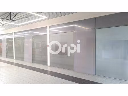 location local commercial 216m2 pau 64000 - 5000 € - surface privée