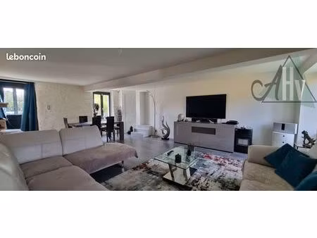 maison 7 pièces 204 m²