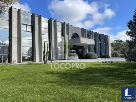 a louer bureaux renoves 141 m2 + parkings sophia antipolis