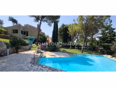 villa avec piscine et jardin nimes (30)