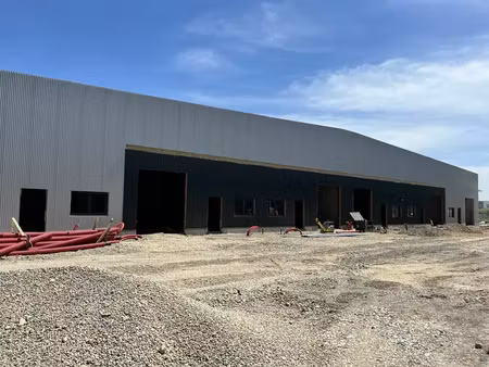 locaux d'activite a vendre