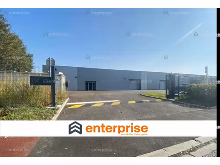 à louer - emplacement n°1 b to b - 447 m2 local d'activités avec vitrine - douai