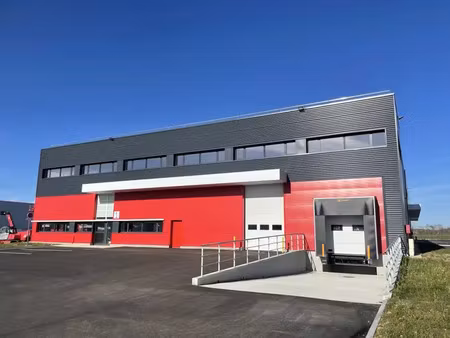 a la location locaux d'activités à heyrieux