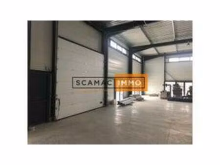 local d'activités de 700m²