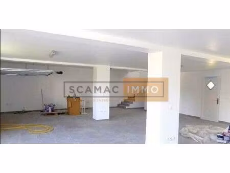 local d'activités de 441m²