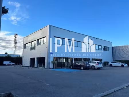 local commercial 380 m2 avec parkings devant à louer 13510 eguilles