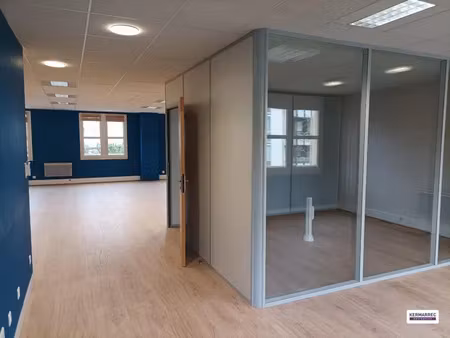 reze- 8 mai / 112m² à vendre - bureaux avec 1 parking