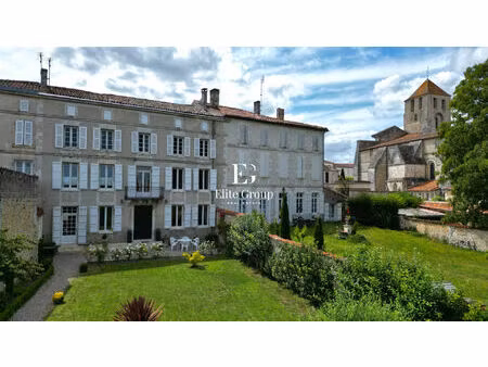 a vendre magnifique maison de ville 12 pieces 390 m²