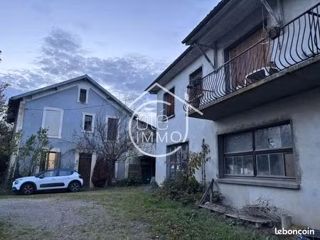 immeuble 15 pièces 296 m²