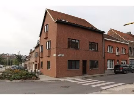 centraal gelegen opbrengsteigendom bestaande uit 4 app