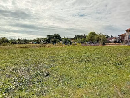 a vendre terrain non viabilisé 1526 m2  proche saint-lys ( 31470 )