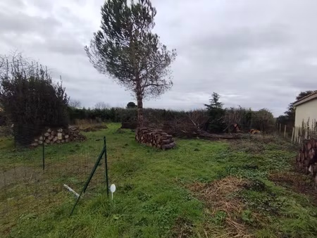 secteur vouillé - terrain à bâtir de 895 m²