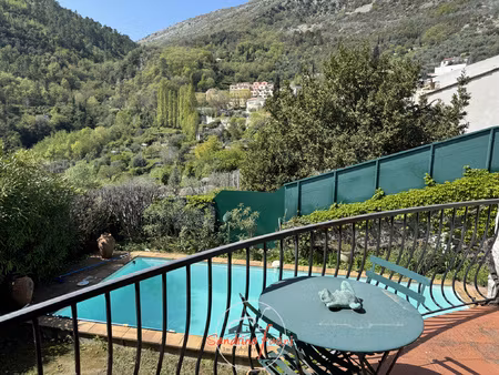 maison de village 2 pièces individuelle avec piscine et jard