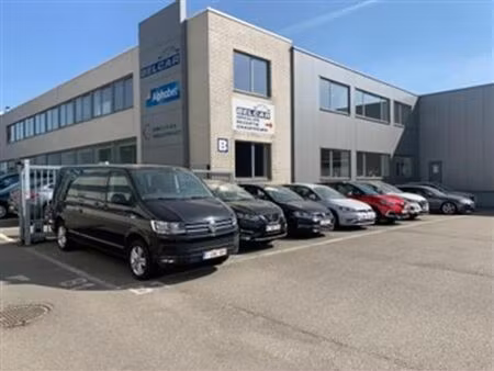 bureau rénové le long de la boomsesteenweg