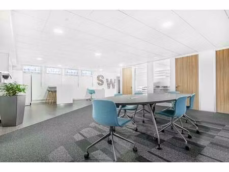 espace de bureau privé personnalisé en fonction des besoins uniques de votre entreprise à 