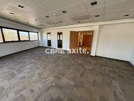 location bureau chavanod 173 m²