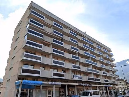 location commerce 120 m² à cluses (74300)