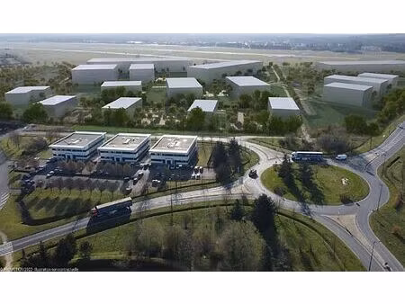 location entrepôt / local d'activités creil 68 475 m²