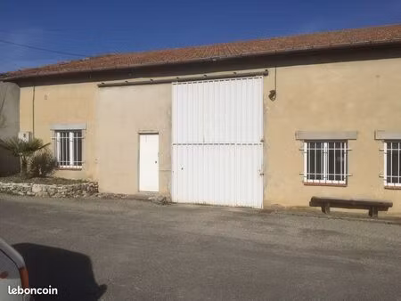 location emplacements véhicules ou gardes meubles