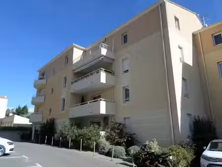 location parking salon-de-provence 13300 - - surface privée