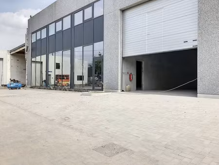 commercieel te huur in vichte