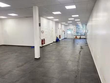 location local d'activités arcueil 181 m²