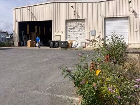 location local d'activités arpajon 1 300 m²