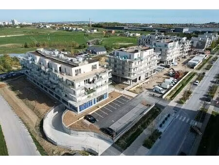 sur le golf avec parkings privatifs