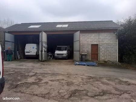 local d’activités commerciales   industrielles  artisanales