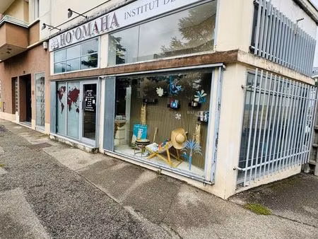 murs commerciaux 60 m² fontaine